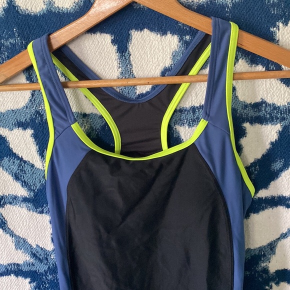 Nwot medium full body swimsuit - Picture 4 of 14